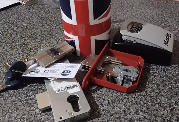 LOCK PHOTO e1758880838185